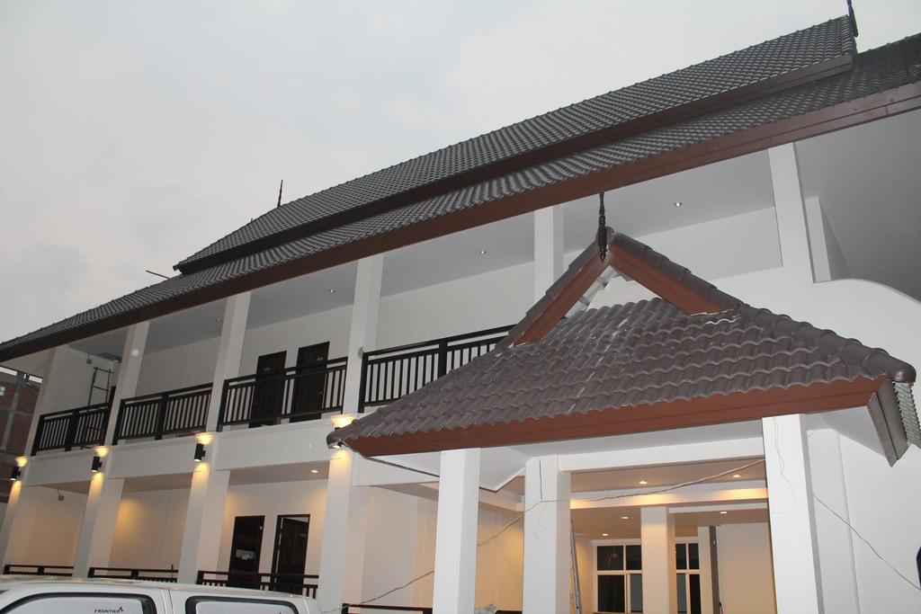 Huen Chan Thip Hostel Chiang Rai Exterior photo