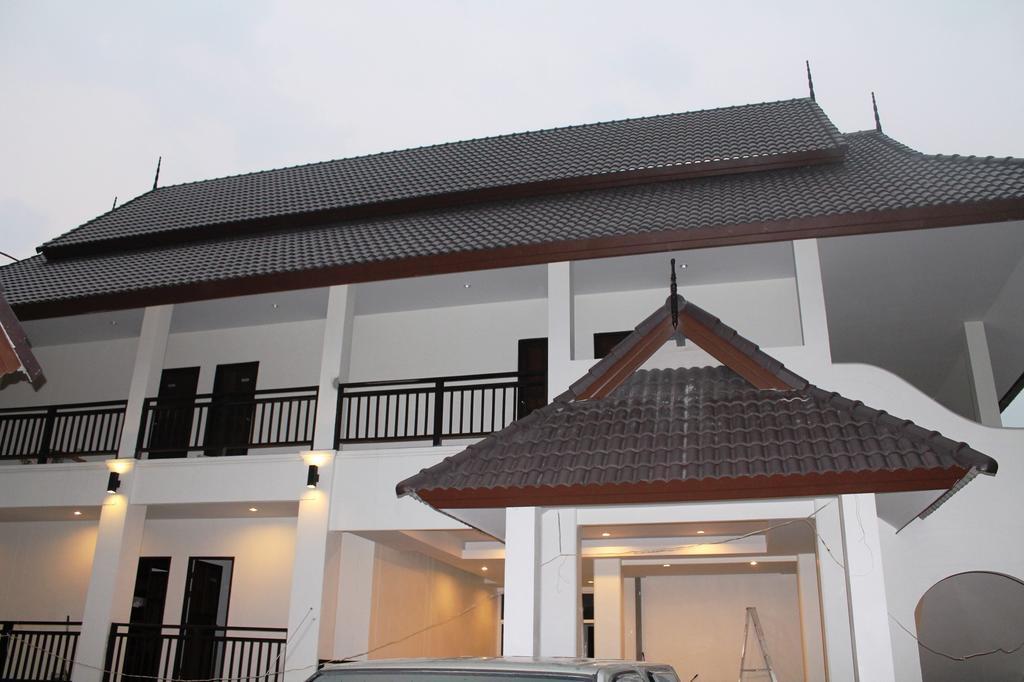 Huen Chan Thip Hostel Chiang Rai Exterior photo